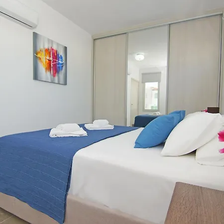 Thea Athena - Walking To The *