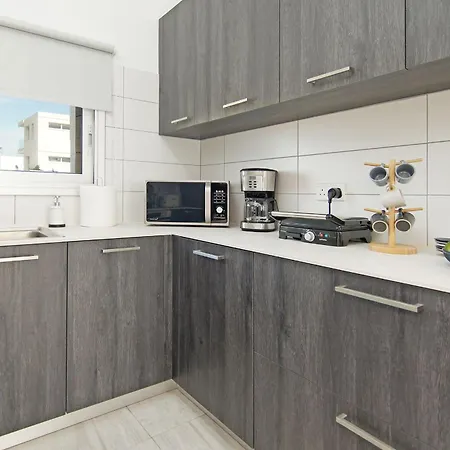 Thea Athena - Walking To The 파라림니