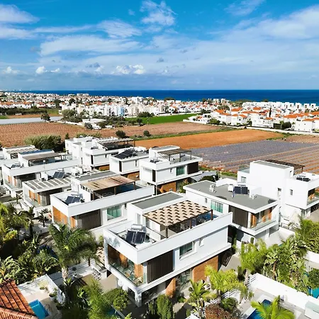 Thea Athena - Walking To The 빌라