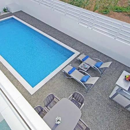 빌라 Thea Athena - Walking To The