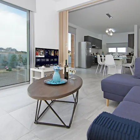 Thea Athena - Walking To The 빌라 *