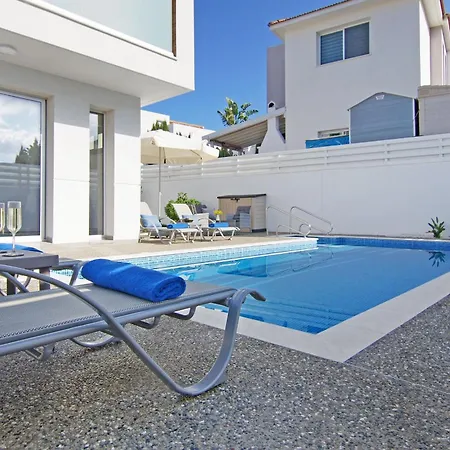 Thea Athena - Walking To The * 파라림니